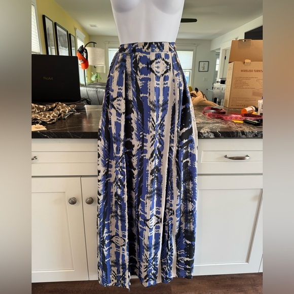Forever 21 Dresses & Skirts - Forever 21 size L double slit skirt